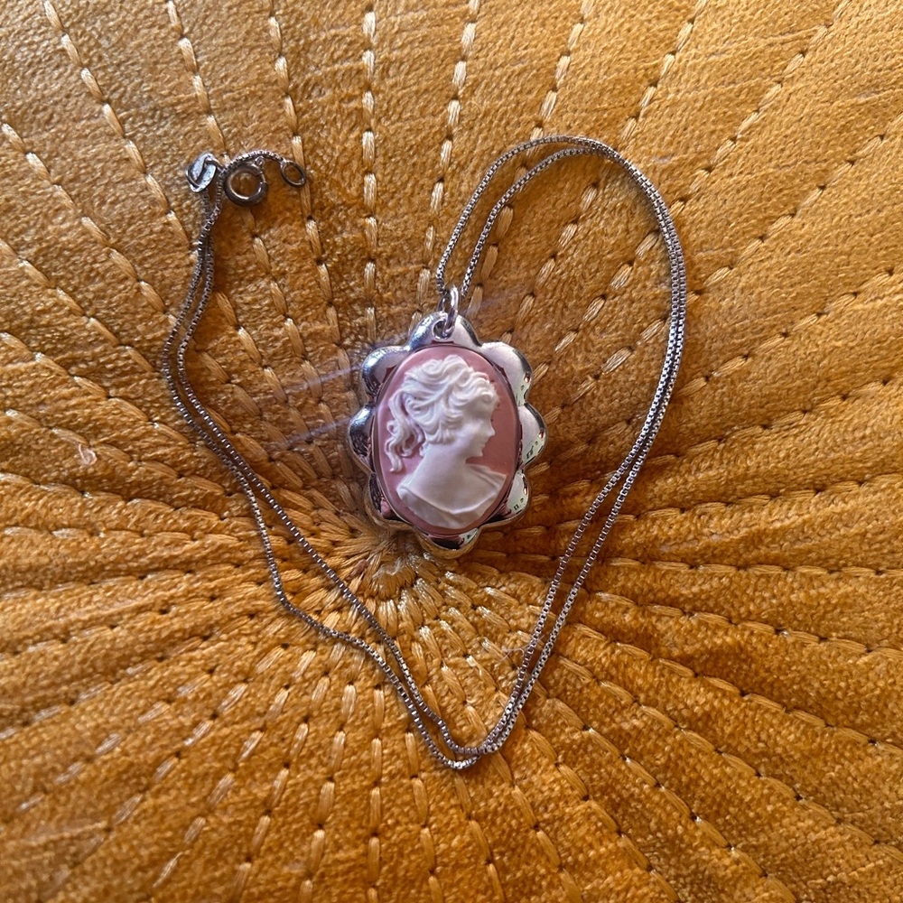 Pink and sterling silver cameo